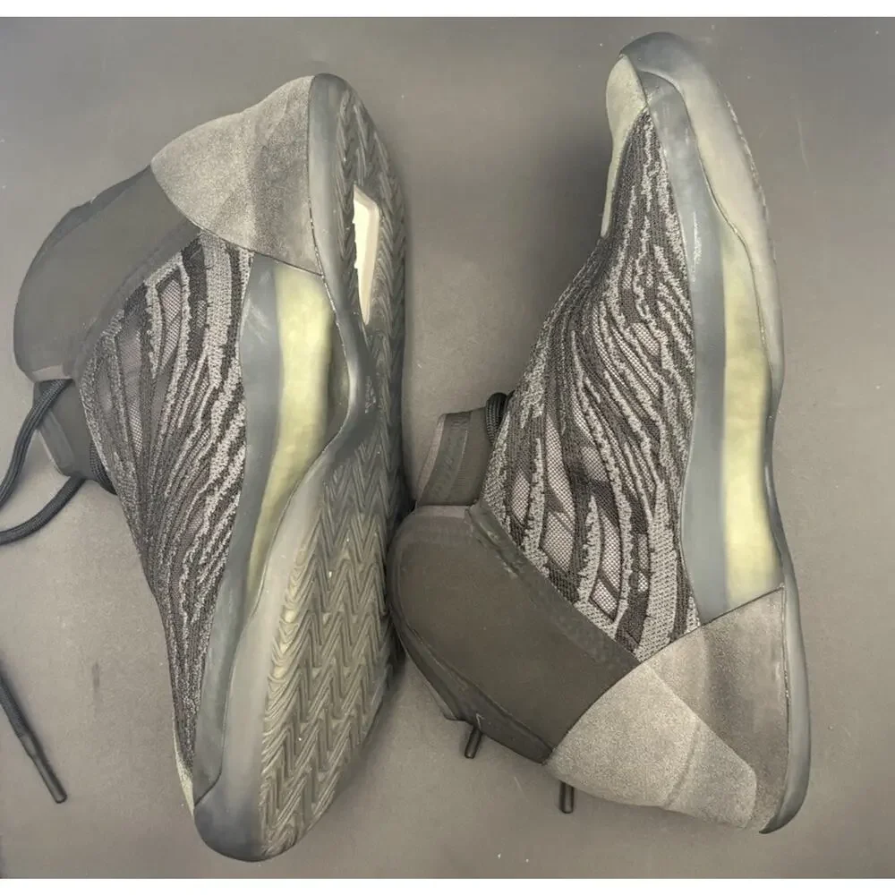 Adidas Yeezy QNTM Onyx Pre Owned Size 9 No Box